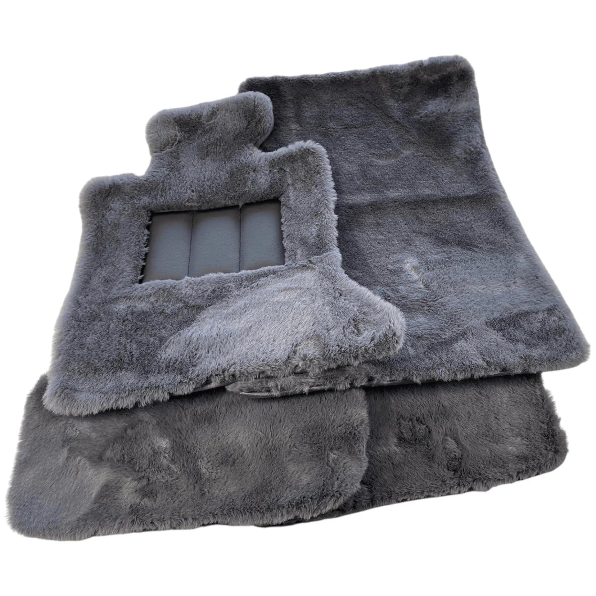 Sheepskin Floor Mats for Aston Martin V12 Vanquish S (2004-2007)