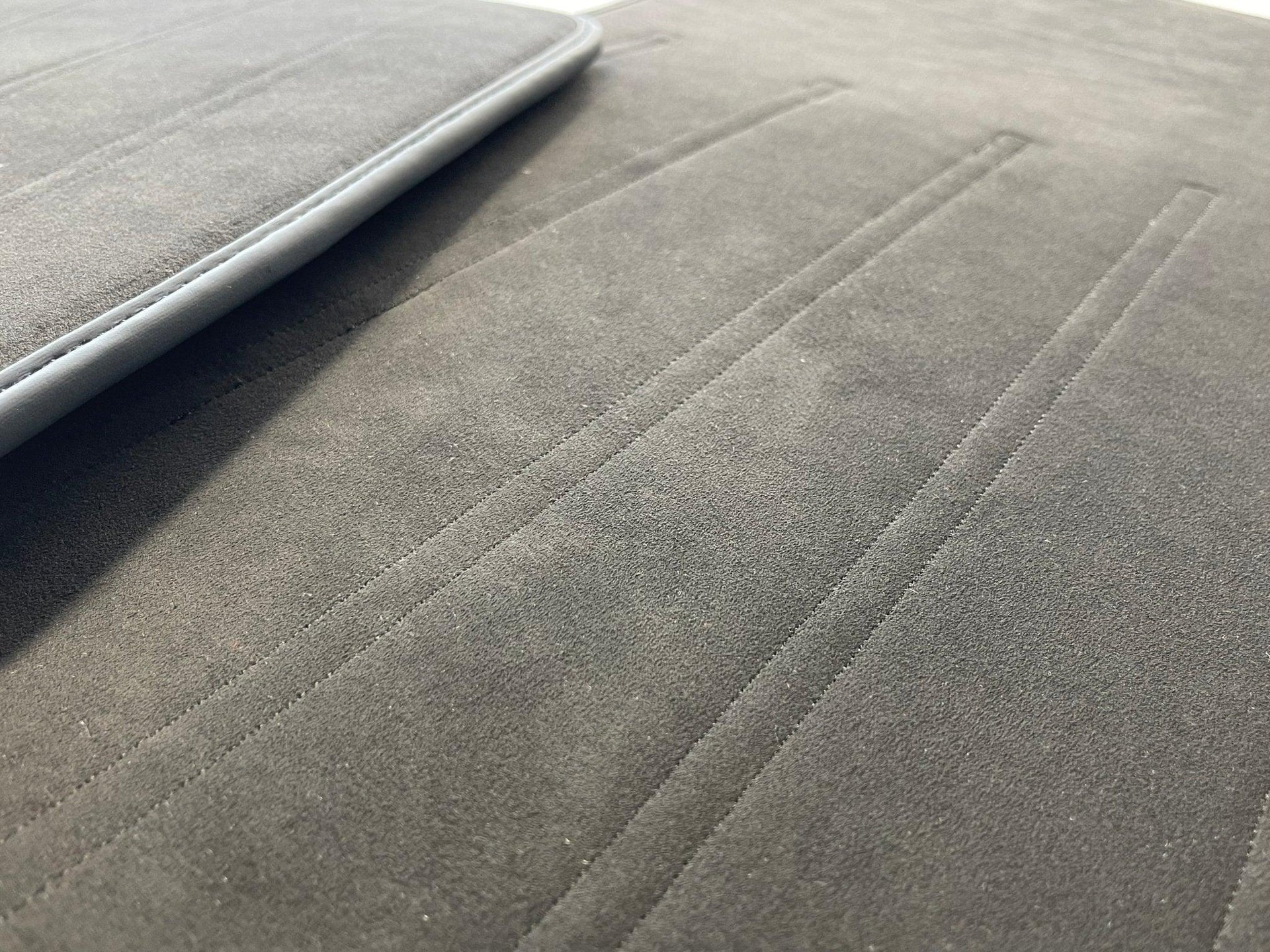 Alcantara Floor Mats For Rolls Royce Spectre (2023-2024) - AutoWin