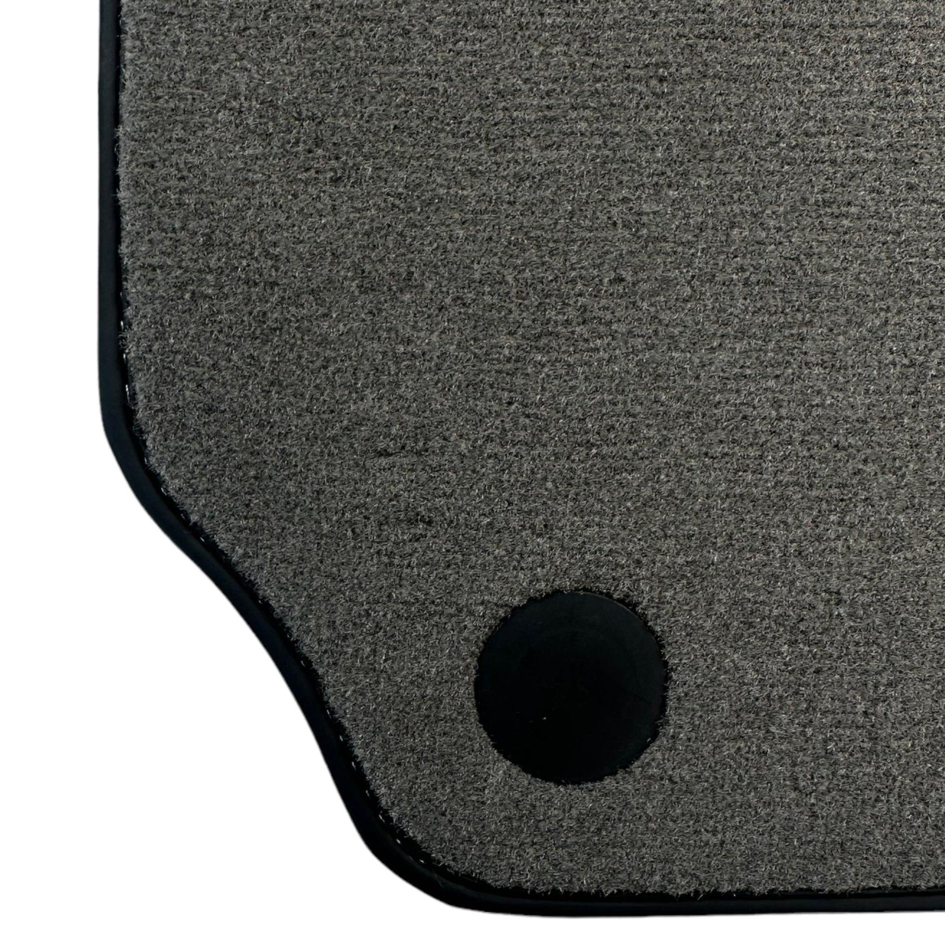 Grey Floor Mats For Mercedes-Benz C-Class W204 (2007-2014) - AutoWin