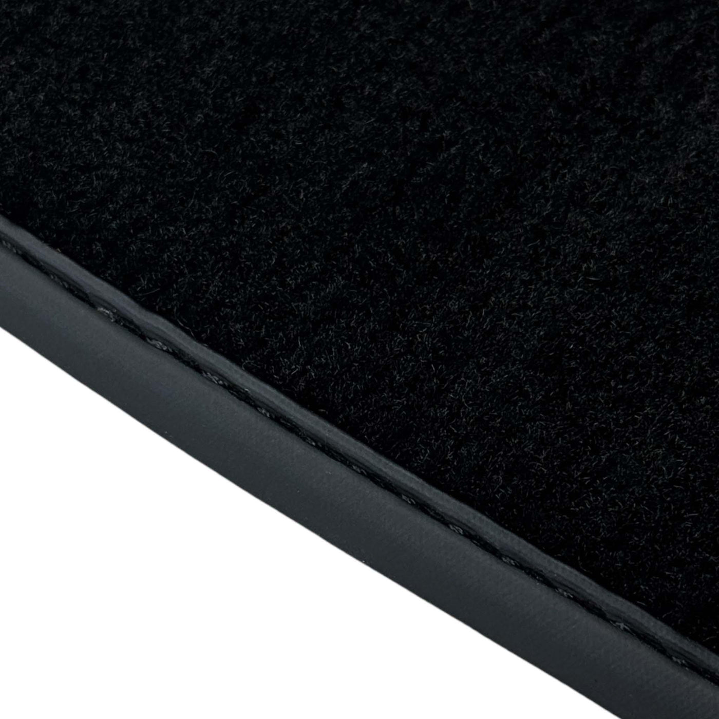 Black Floor Mats for Audi A4 - B5 Facelift Avant (1999-2001) | ER56 Performance - AutoWin