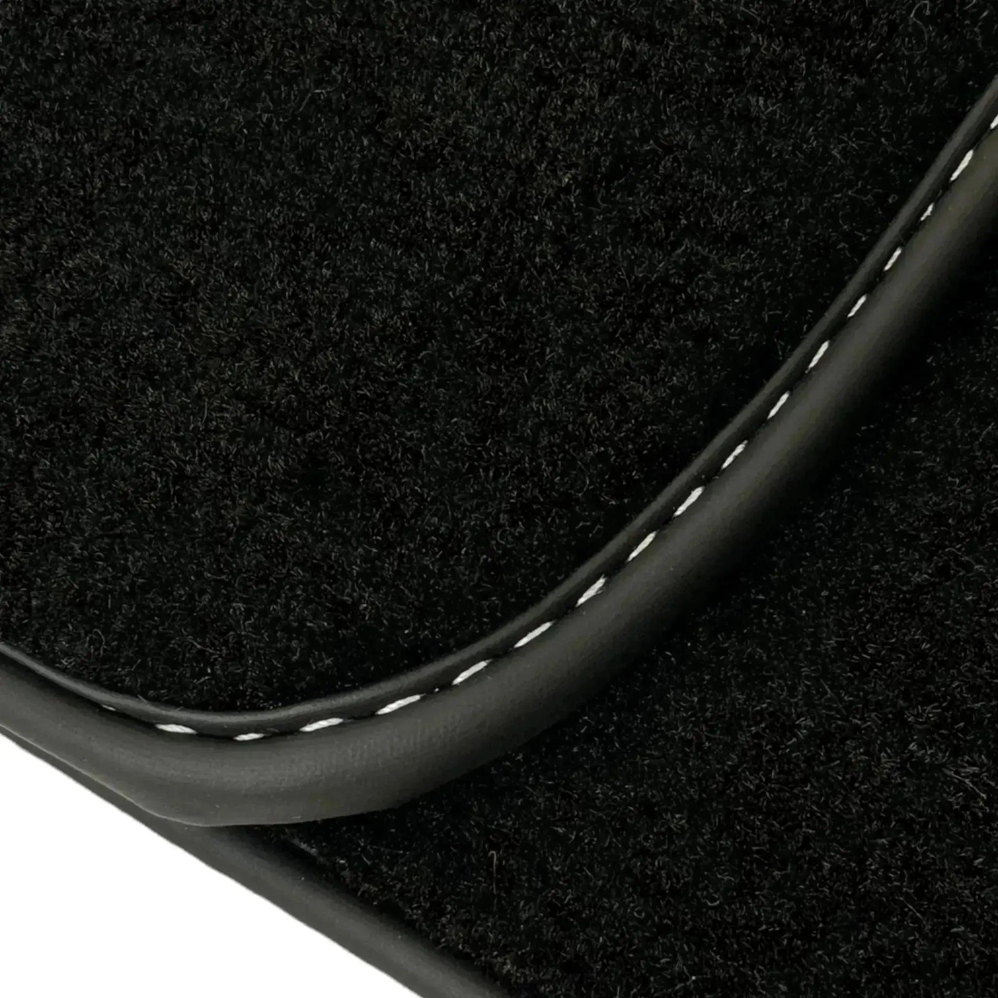Black Floor Mats for Toyota Verso (2013-2023) - AutoWin