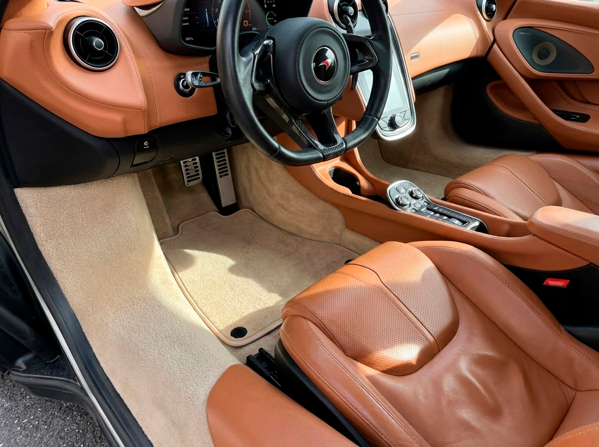 Customizable Leather Floor Mats with Hexagon Hex Pattern for McLaren 570S (2015-2021) - AutoWin