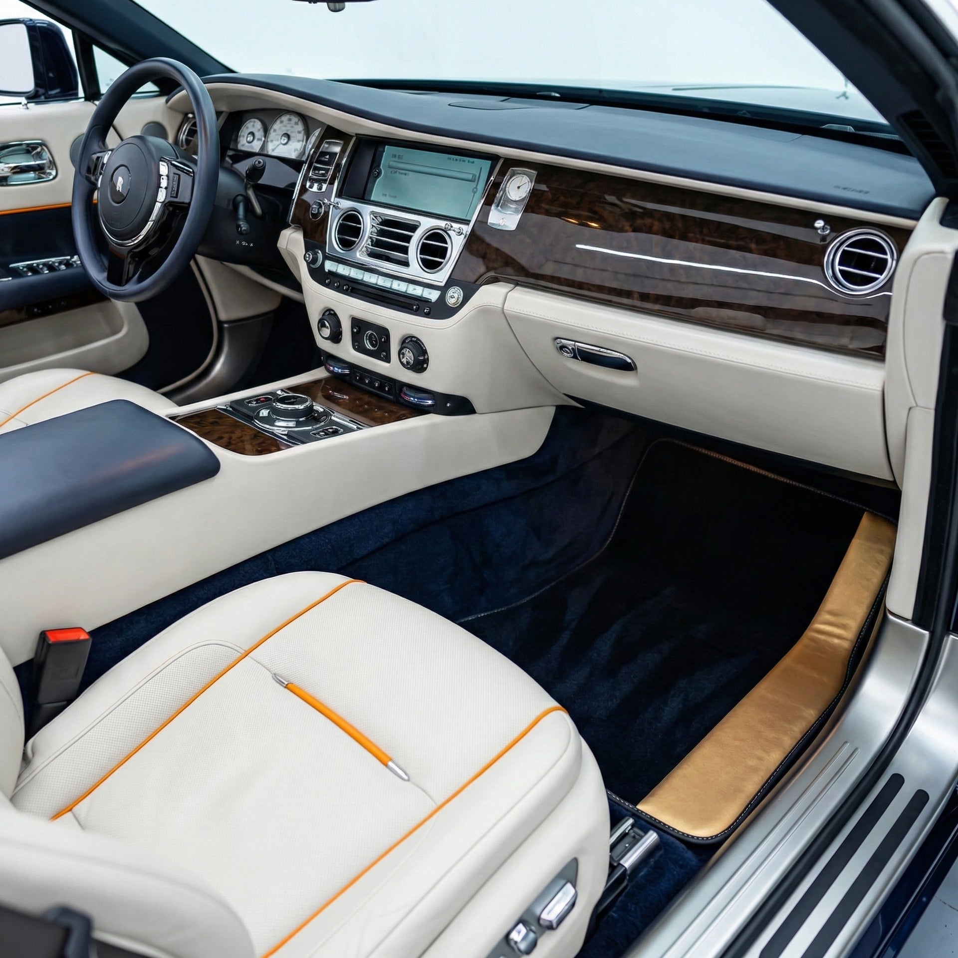 Customizable Leather Floor Mats with Raptor Hex Pattern for Rolls Royce Dawn (2016-2023) - AutoWin