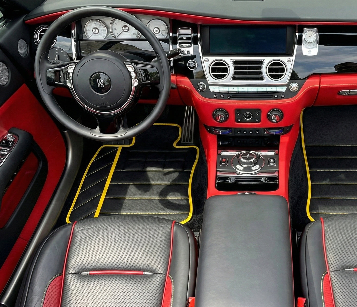 Customizable Leather Floor Mats with Raptor Hex Pattern for Rolls Royce Dawn (2016-2023) - AutoWin