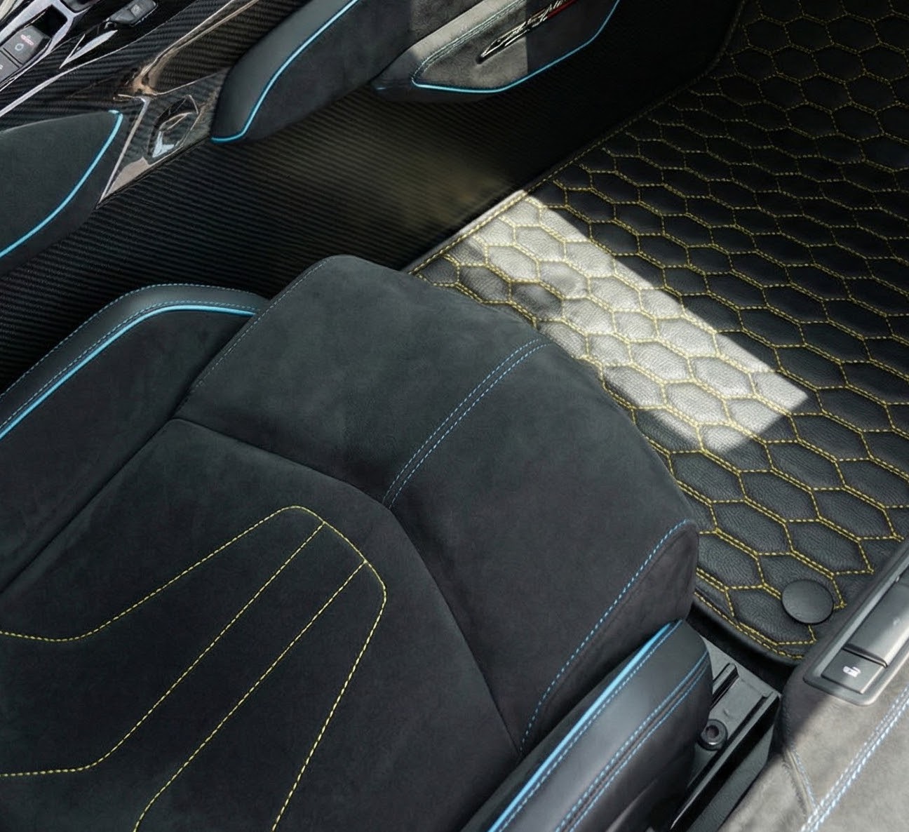 Customizable Leather Floor Mats with Square Pattern for Lamborghini Centenario (2016-2017) - AutoWin