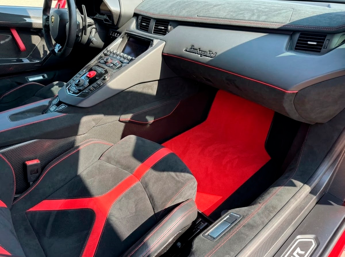 Customizable Red Floor Mats for Lamborghini Aventador With Alcantara Leather