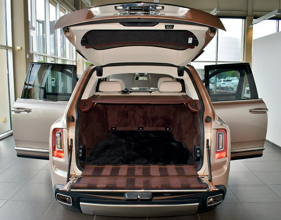 Customizable Black Sheepskin Trunk Floor Mat for Rolls-Royce Phantom Sedan (2003-2016)