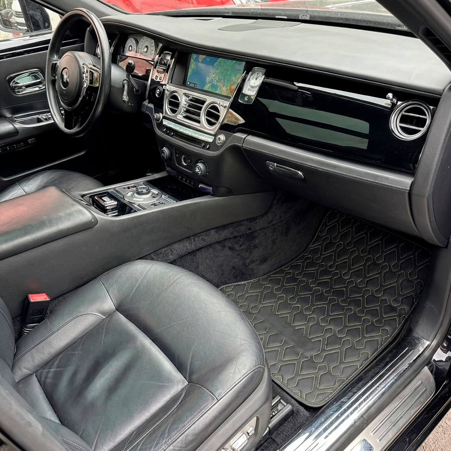Tapetes de couro preto personalizados para Rolls-Royce Ghost Série I (2010–2020)