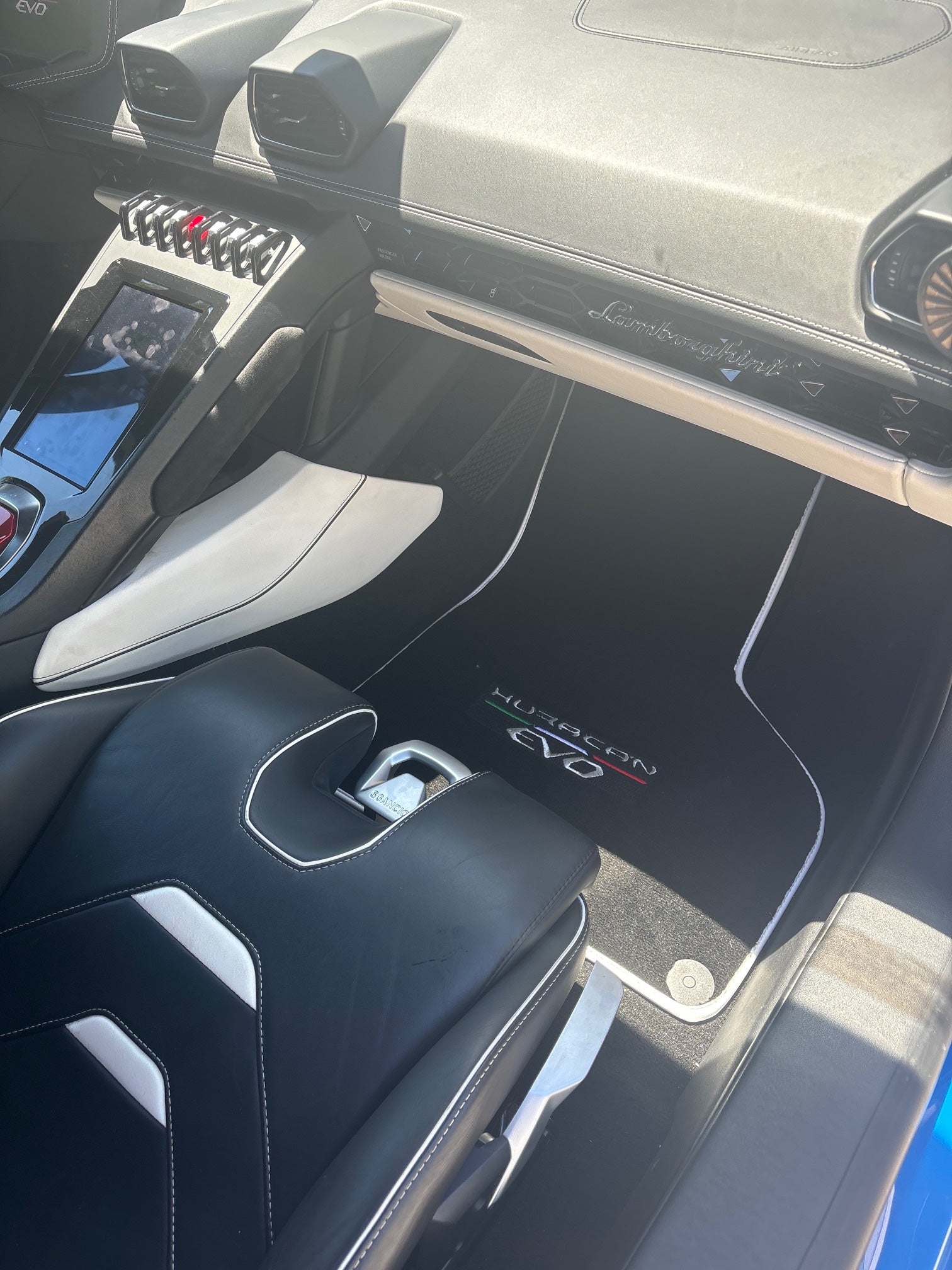 Lamborghini Huracan Evo Floor Mats