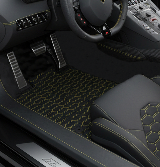 Tapetes de carro de couro personalizáveis com padrão hexagonal simétrico para Lamborghini Aventador SV (2012-2022) - AutoWin
