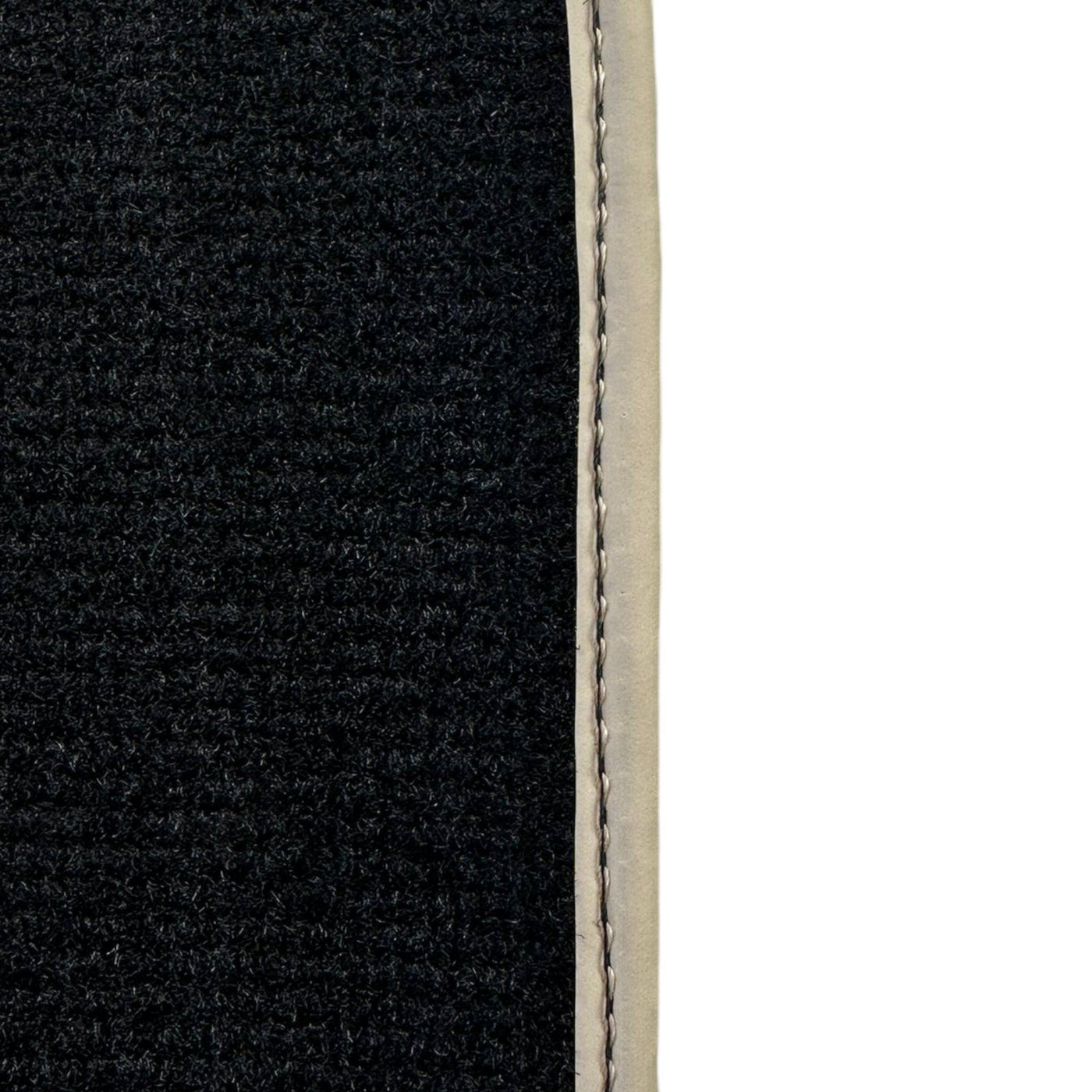 Black Floor Mats For Mitsubishi Pajero V80 (2006-2011) - AutoWin