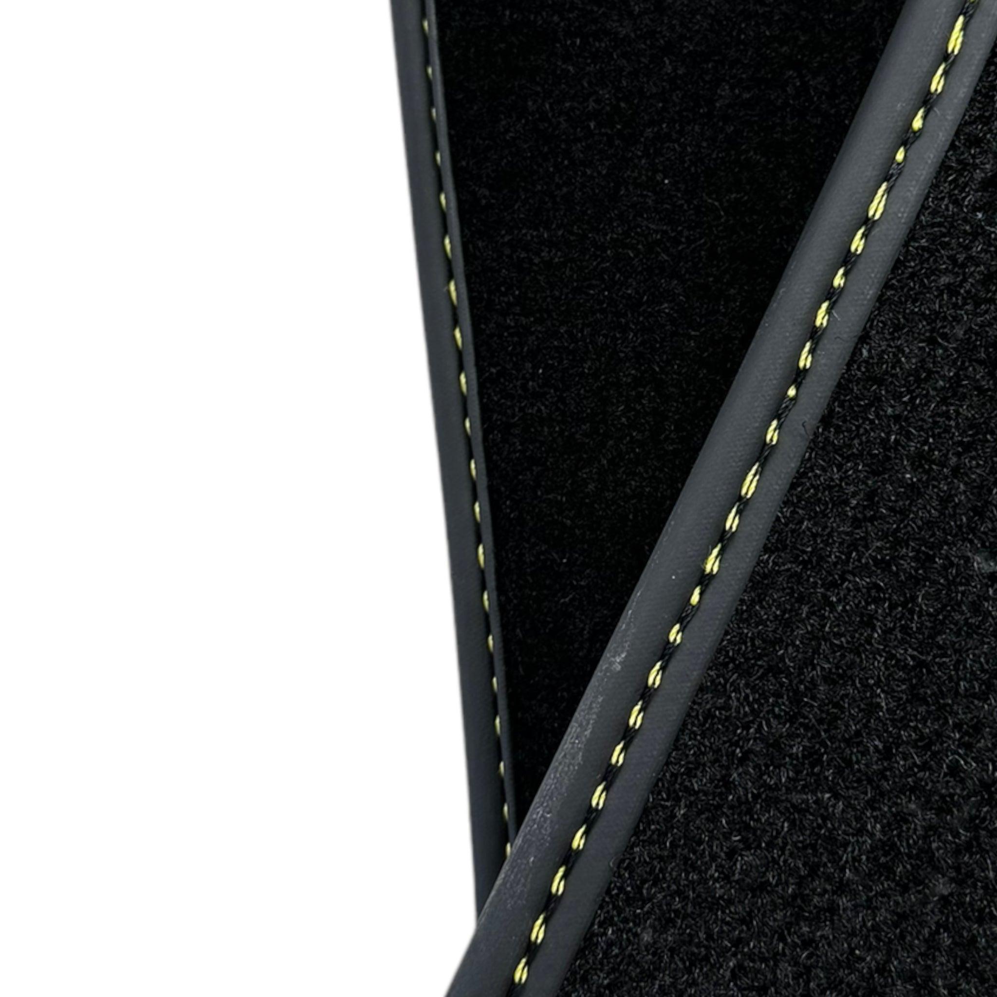 Black Floor Mats For Nissan 350Z (2003-2008) - AutoWin