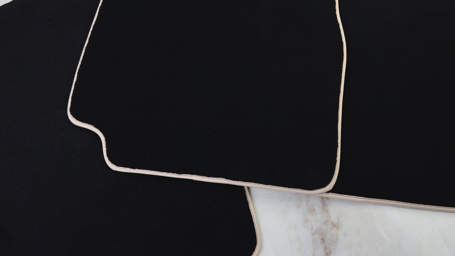 Capas de Carro Pretas para Nissan Patrol (1988-1998) | Acabamento Bege - AutoWin