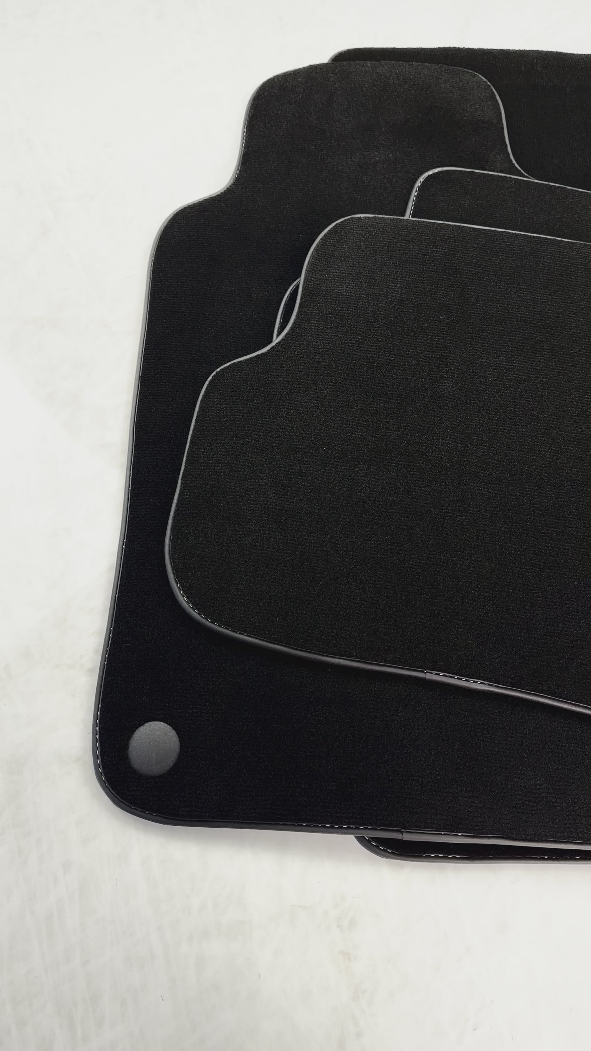 Tapetes de piso pretos para Mercedes Benz C-Class W203 (2000-2007) - AutoWin