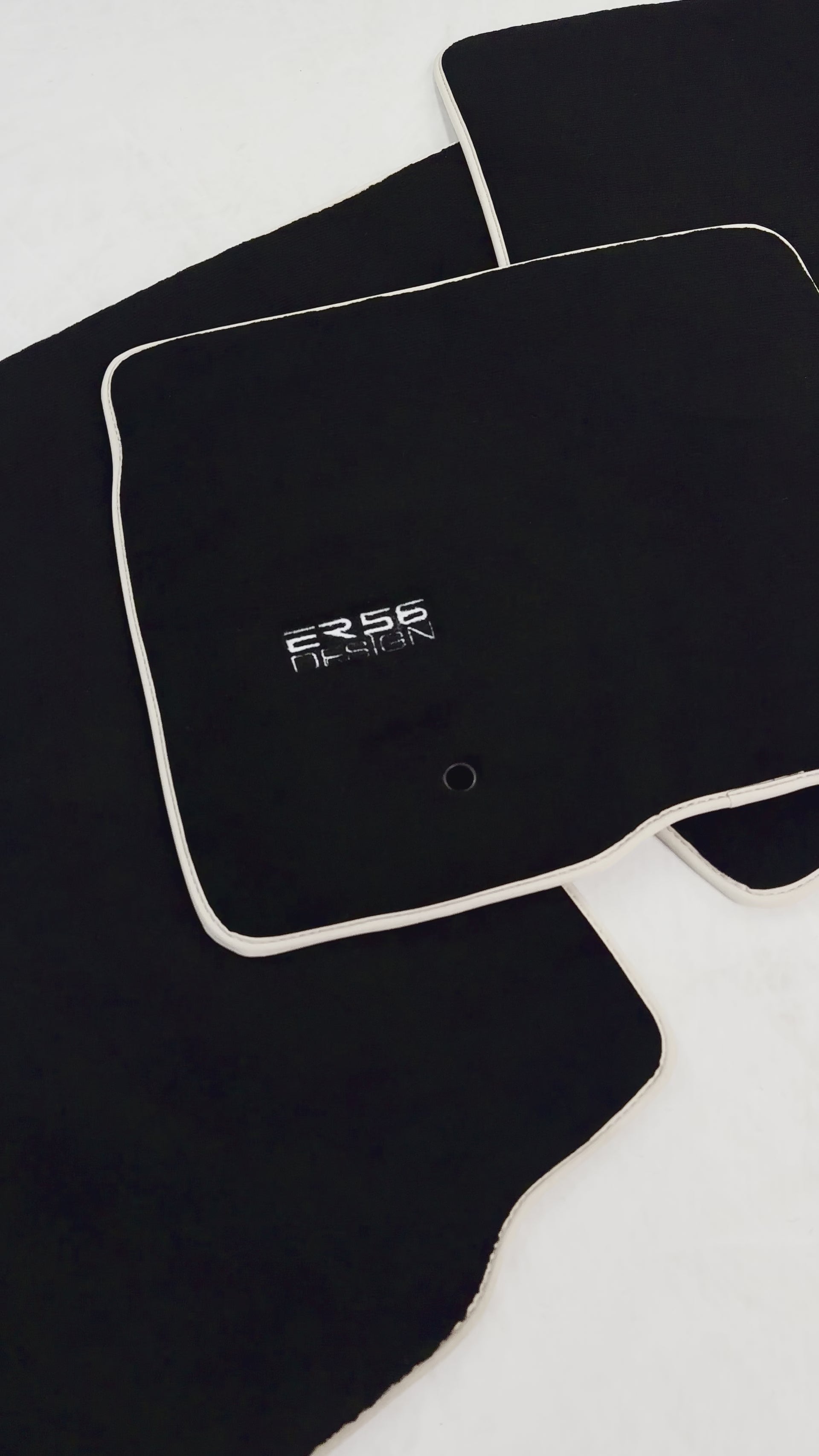 Tapetes de Carro Pretos Para Ford F150 (2009-2014) Design ER56 - ER56 Design