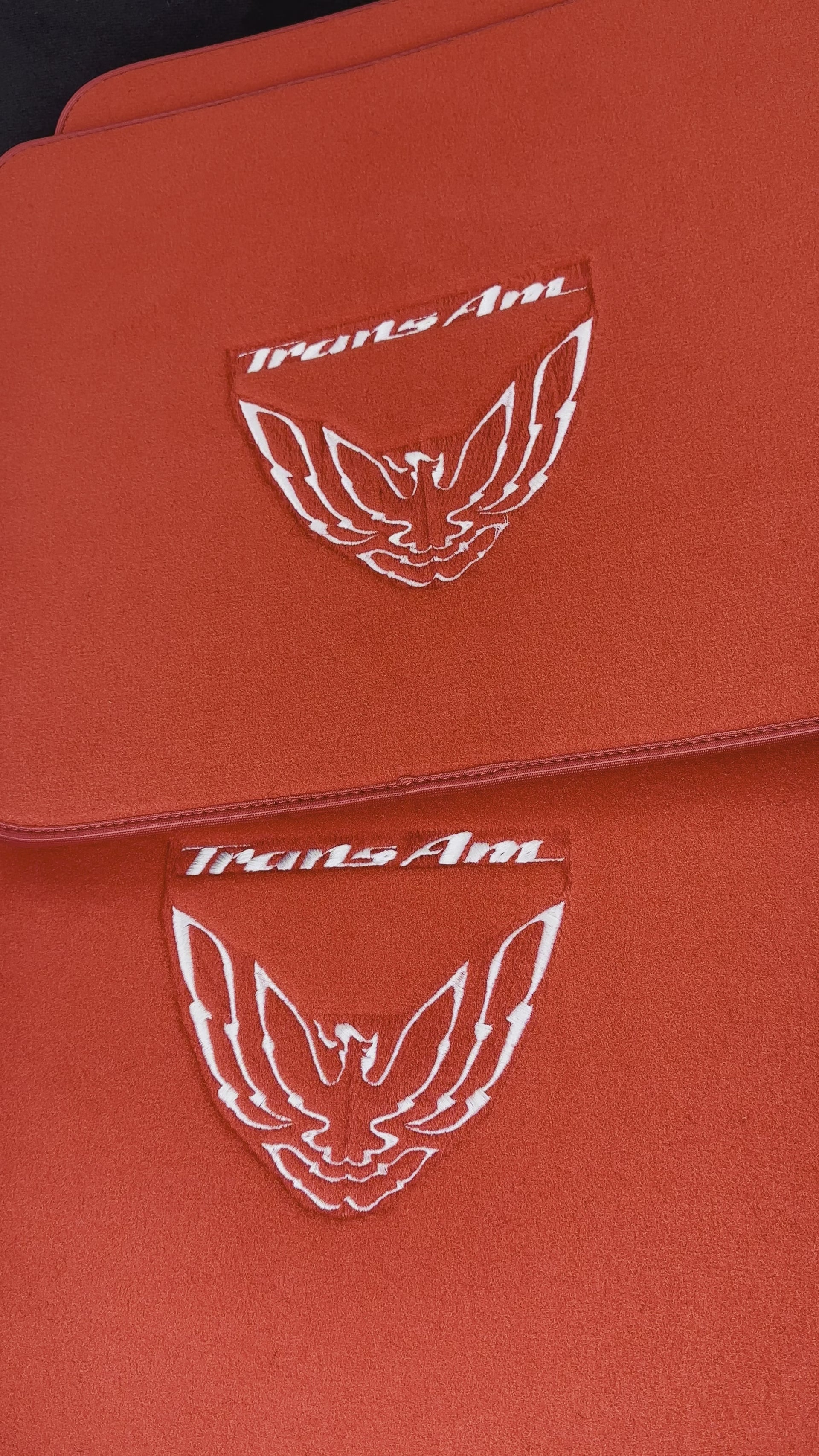 Tapetes Vermelhos para Carro para Pontiac FireBird (1993-2002) com Logo da Trans Am - AutoWin