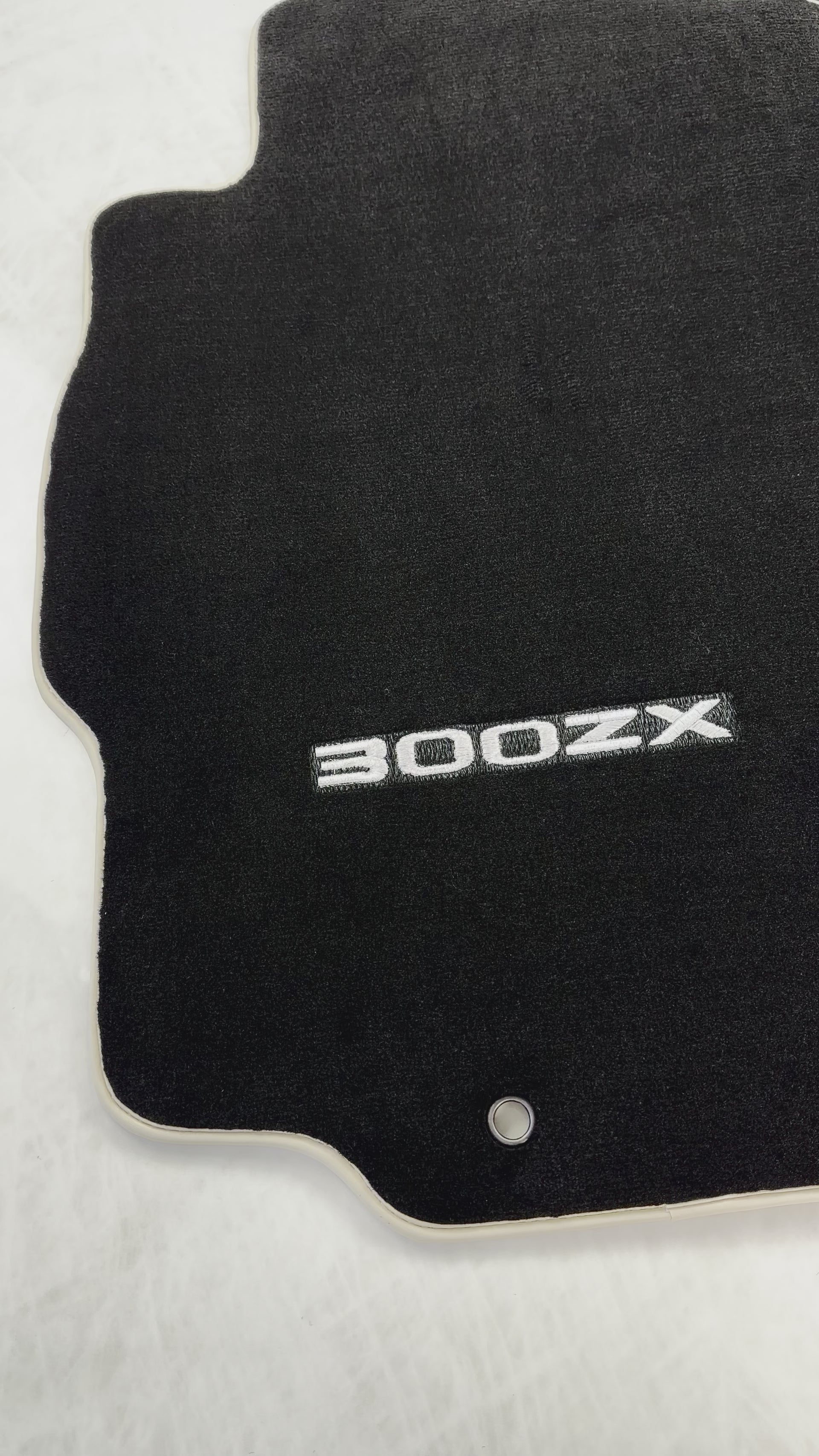 Tapetes pretos para Nissan 300ZX (1990-2000) com acabamento bege - AutoWin