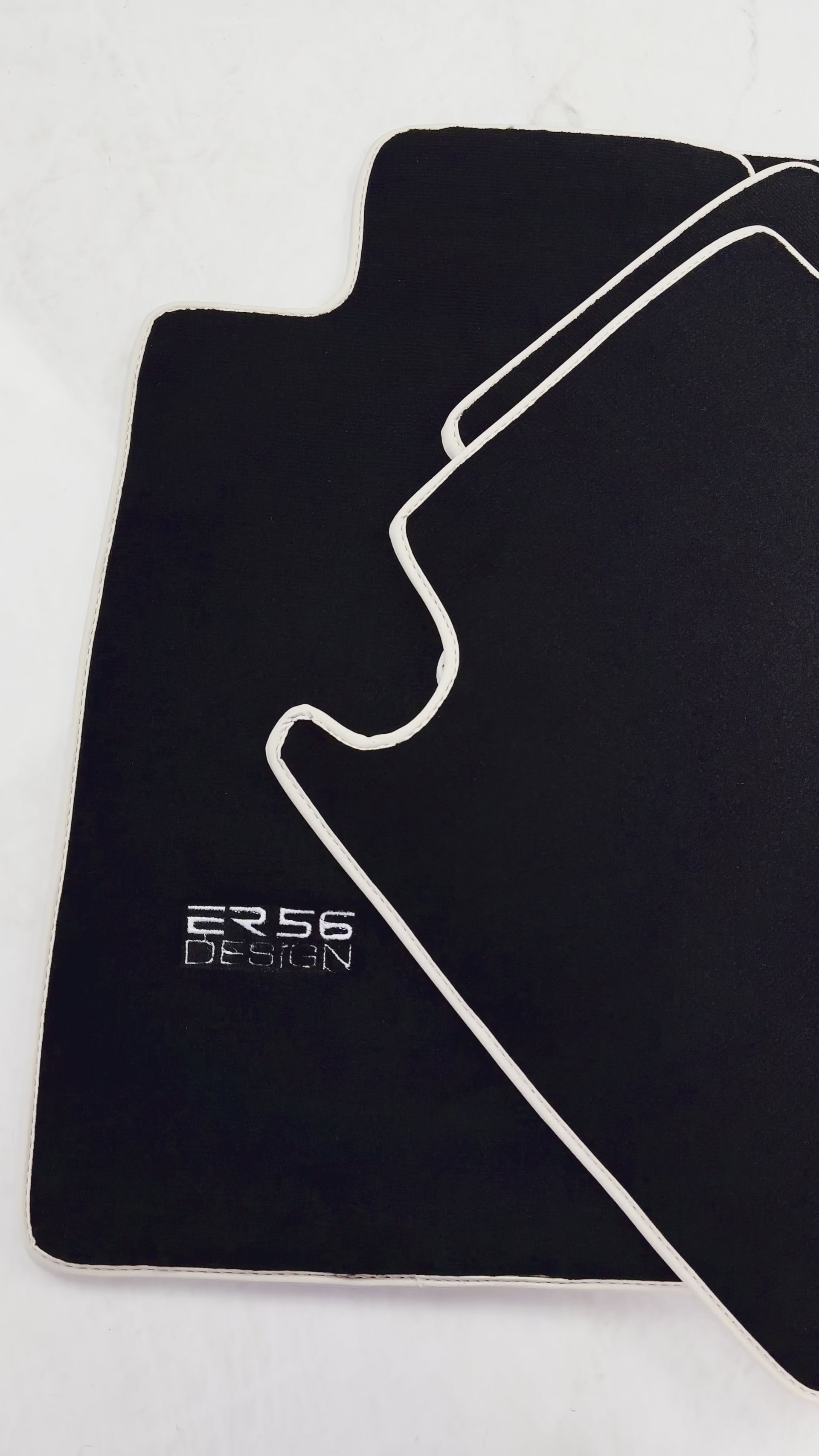 Mats de carro pretos para Toyota Land Cruiser 120 (2002-2009) acabamento bege | Design ER56 - ER56 Design