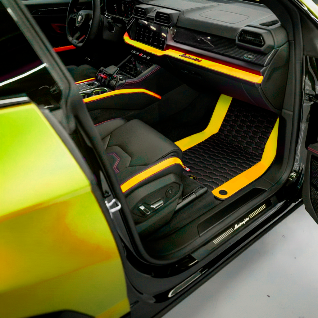 Mats de carro pretos personalizáveis para Lamborghini Urus com couro amarelo