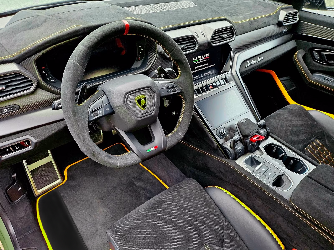 Mats de carro personalizáveis em couro Alcantara para Lamborghini Urus