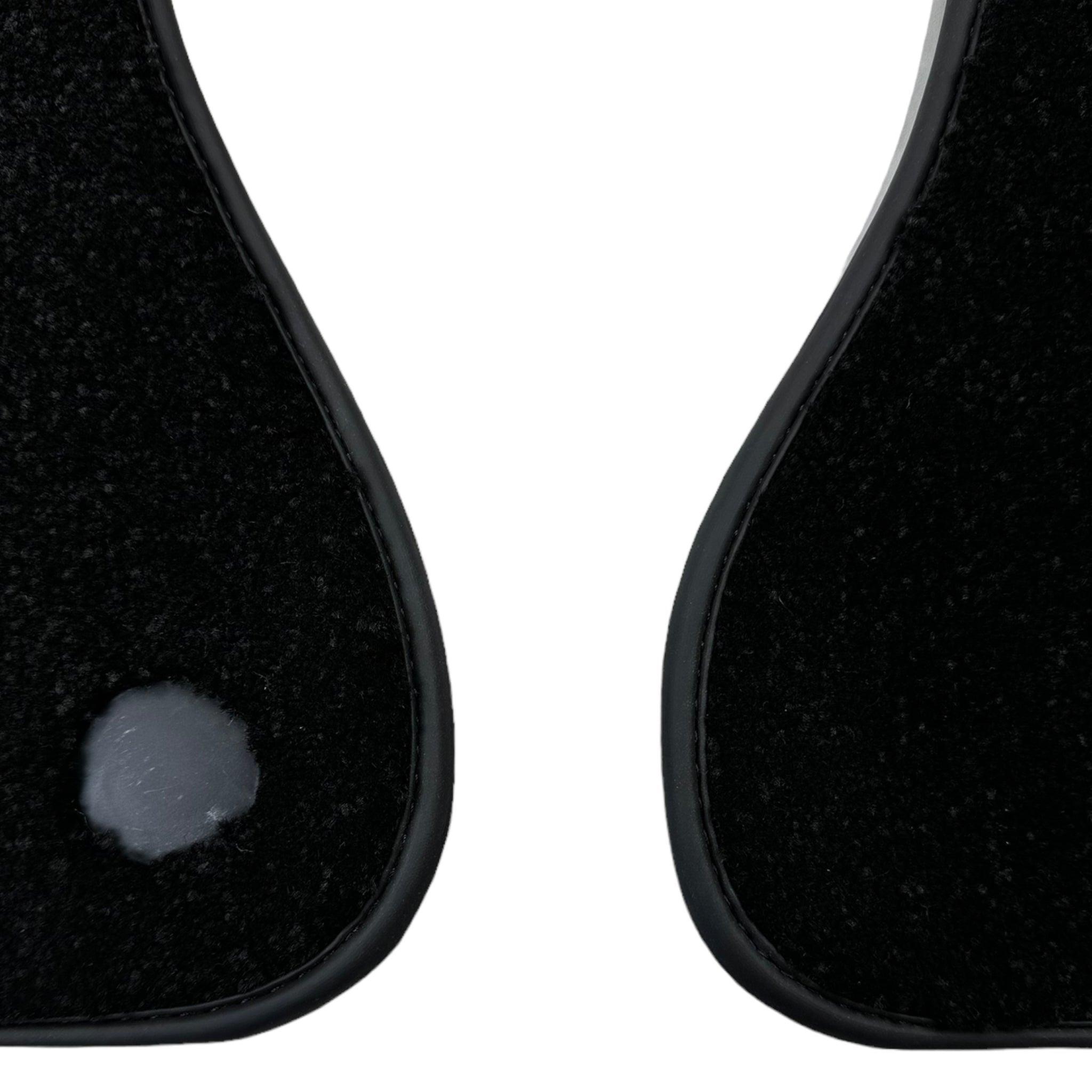 Black Luxury Floor Mats For Mercedes Benz E-Class S124 Estate (1985-1996) | ER56 Design - AutoWin